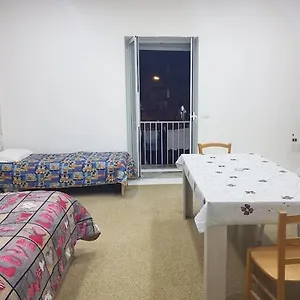 https://apt-casa-gaetano.hotels-amalfi.com